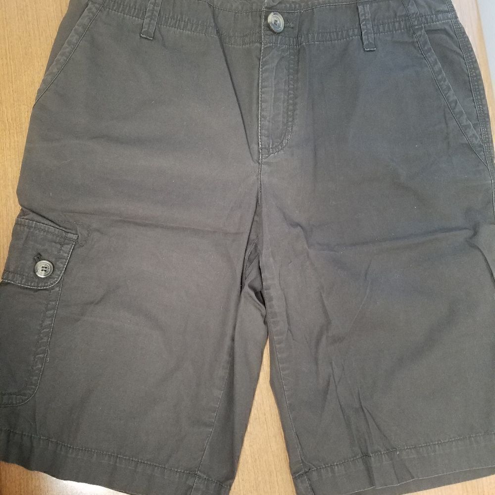 💕Liz Claiborne size 10 dark brown sloane cargo type shorts